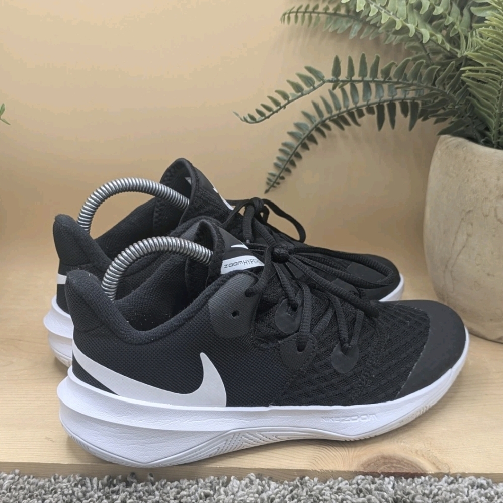 Nike Hyperspeed Court Black Court Mens/Youth Size 6 Women's Size 7.5 Shoes